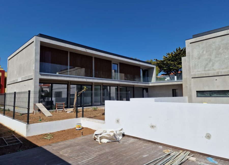 CONDOMÍNIO DE LUXO A. NEGREIROS